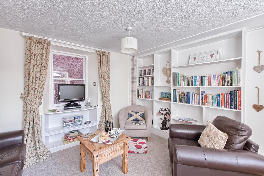 Painters Cottage Haddington Room photo