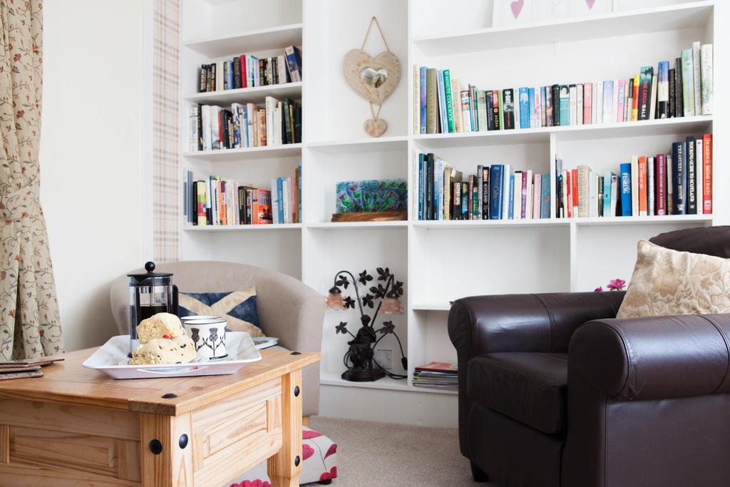 Painters Cottage Haddington Room photo