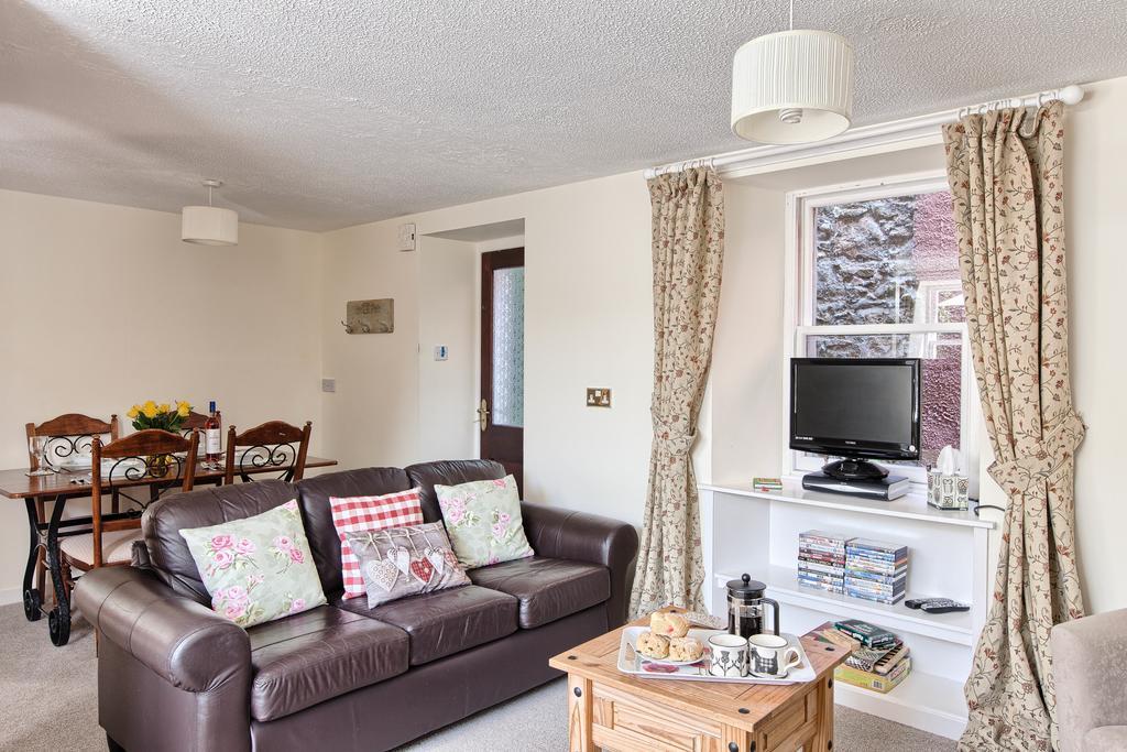 Painters Cottage Haddington Room photo